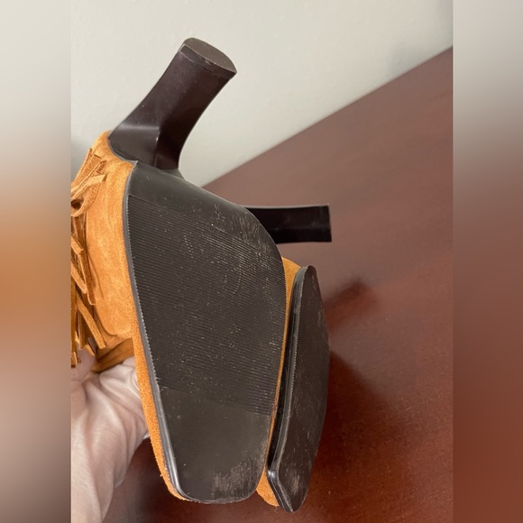 Predictions Leather Collection Tan Suede Fringe Heeled Booties - Size 7 - Picture 16 of 16